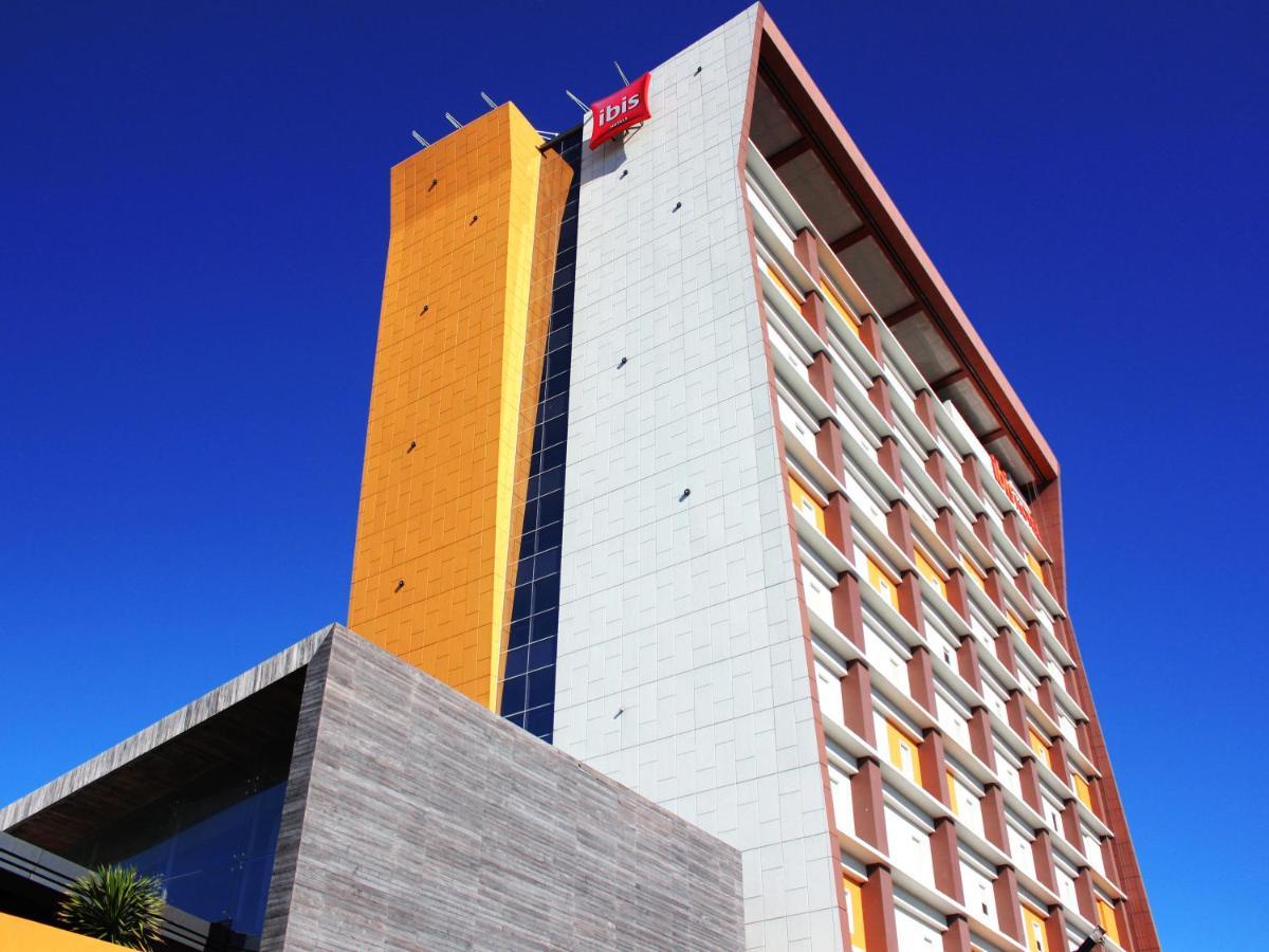 Hotel Ibis Padang Esterno foto