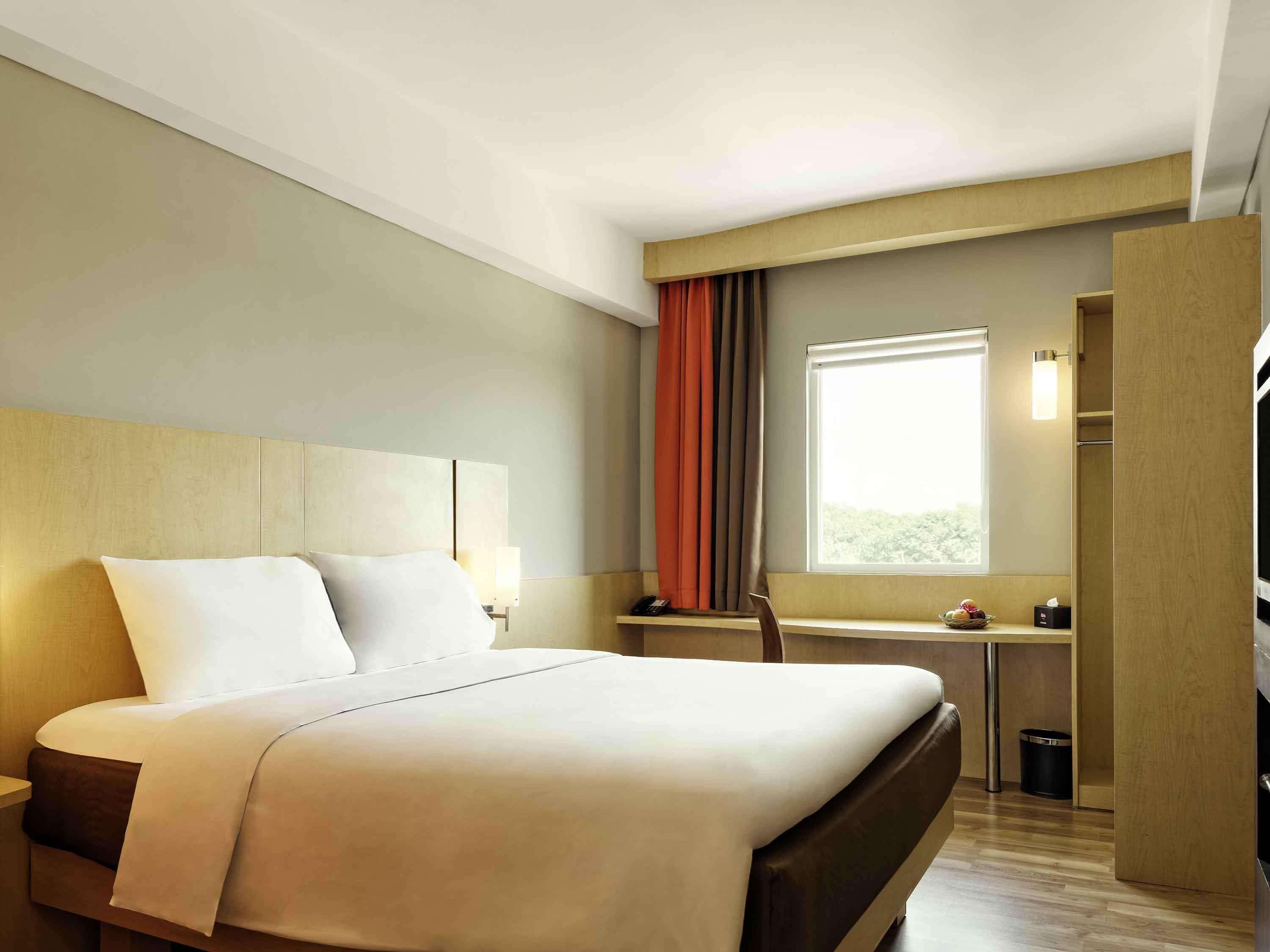 Hotel Ibis Padang Esterno foto