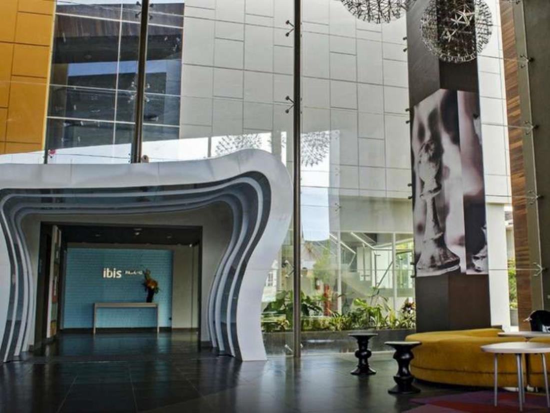 Hotel Ibis Padang Esterno foto