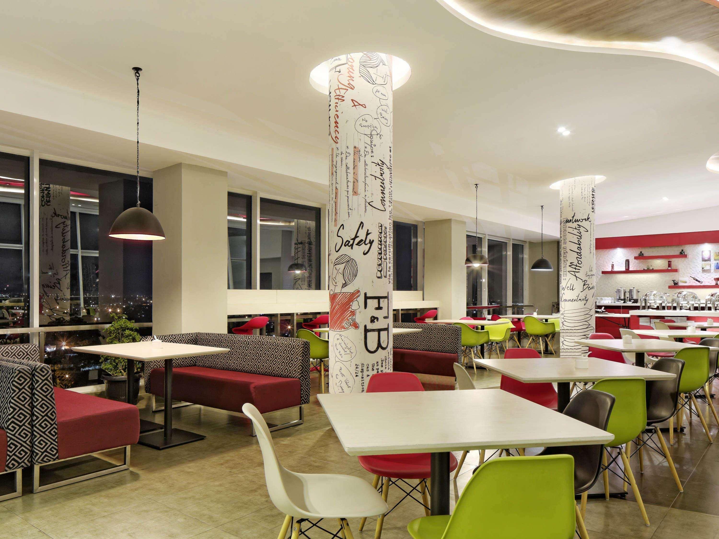 Hotel Ibis Padang Esterno foto