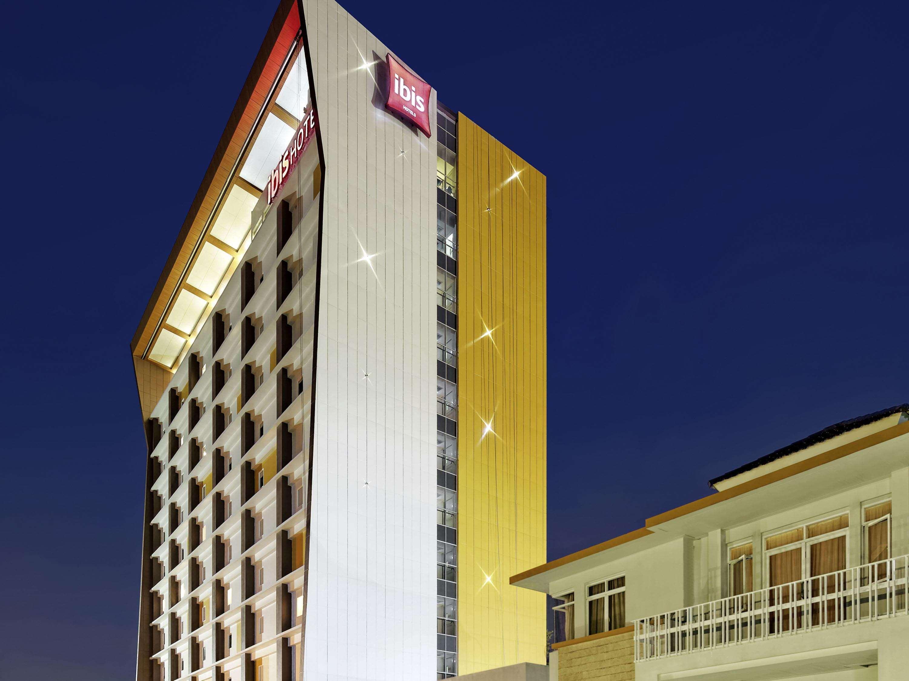 Hotel Ibis Padang Esterno foto