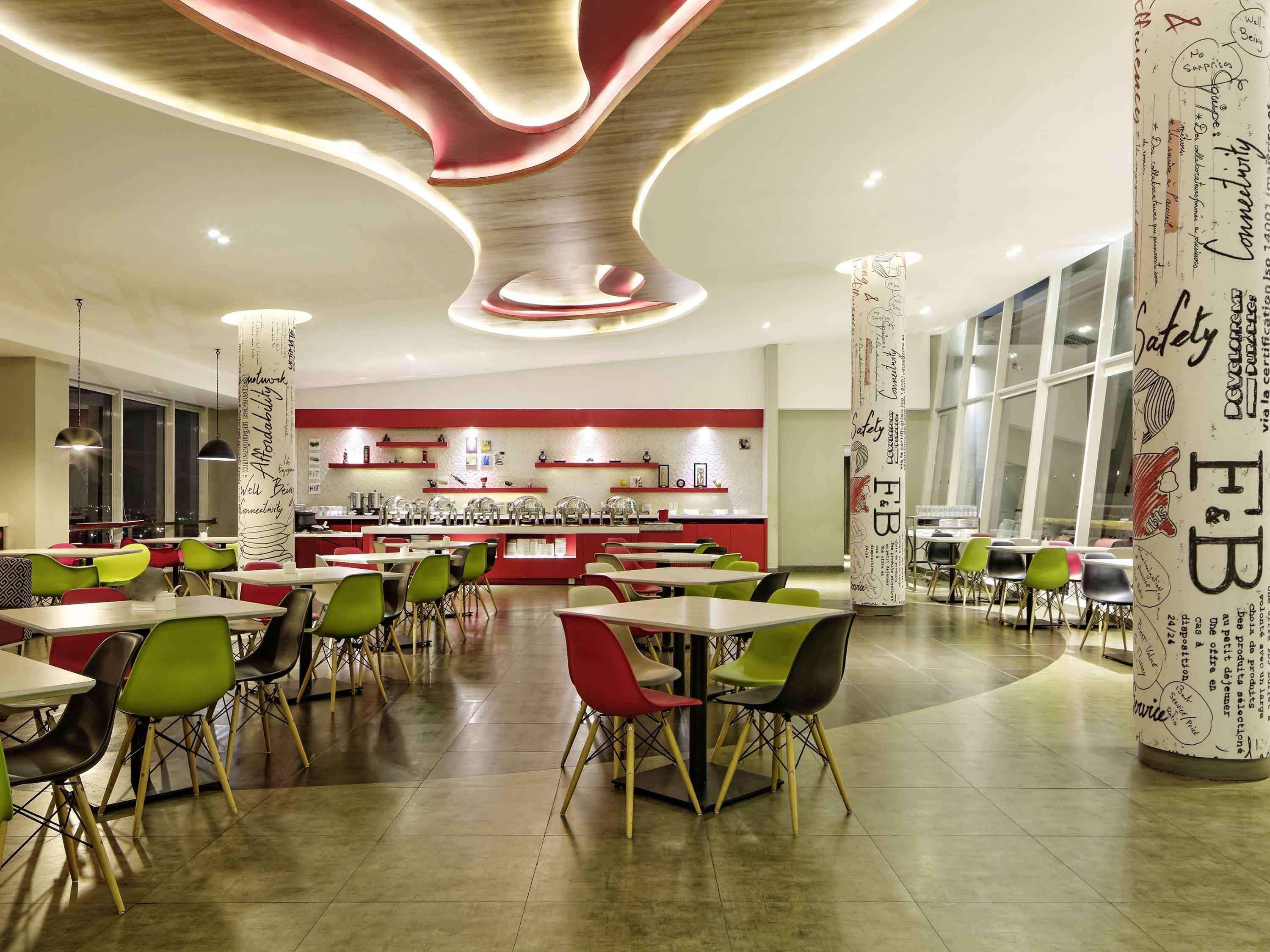 Hotel Ibis Padang Esterno foto