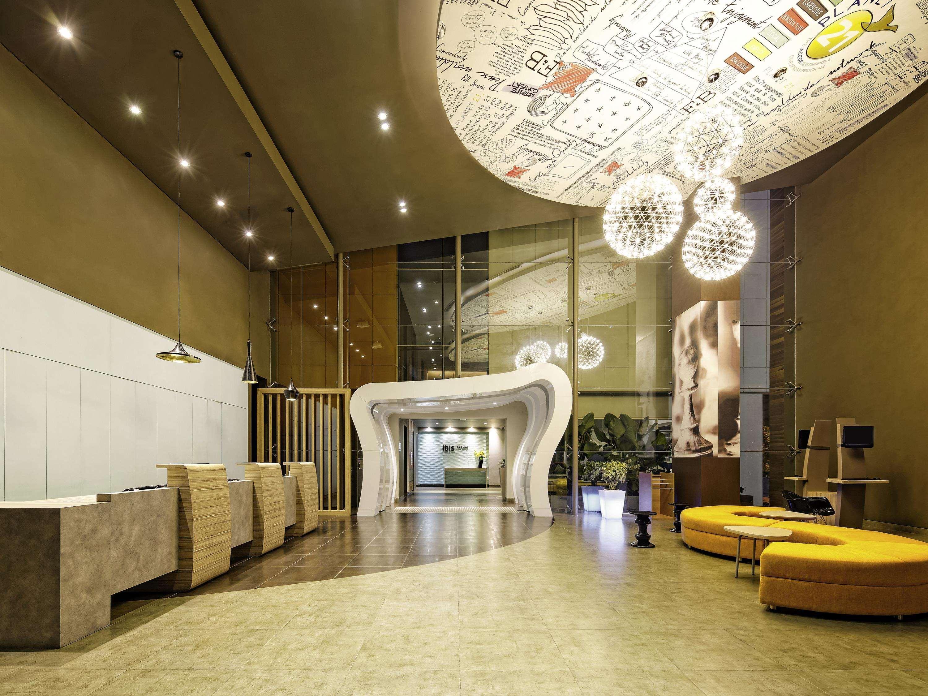 Hotel Ibis Padang Esterno foto