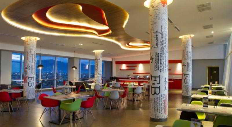 Hotel Ibis Padang Esterno foto