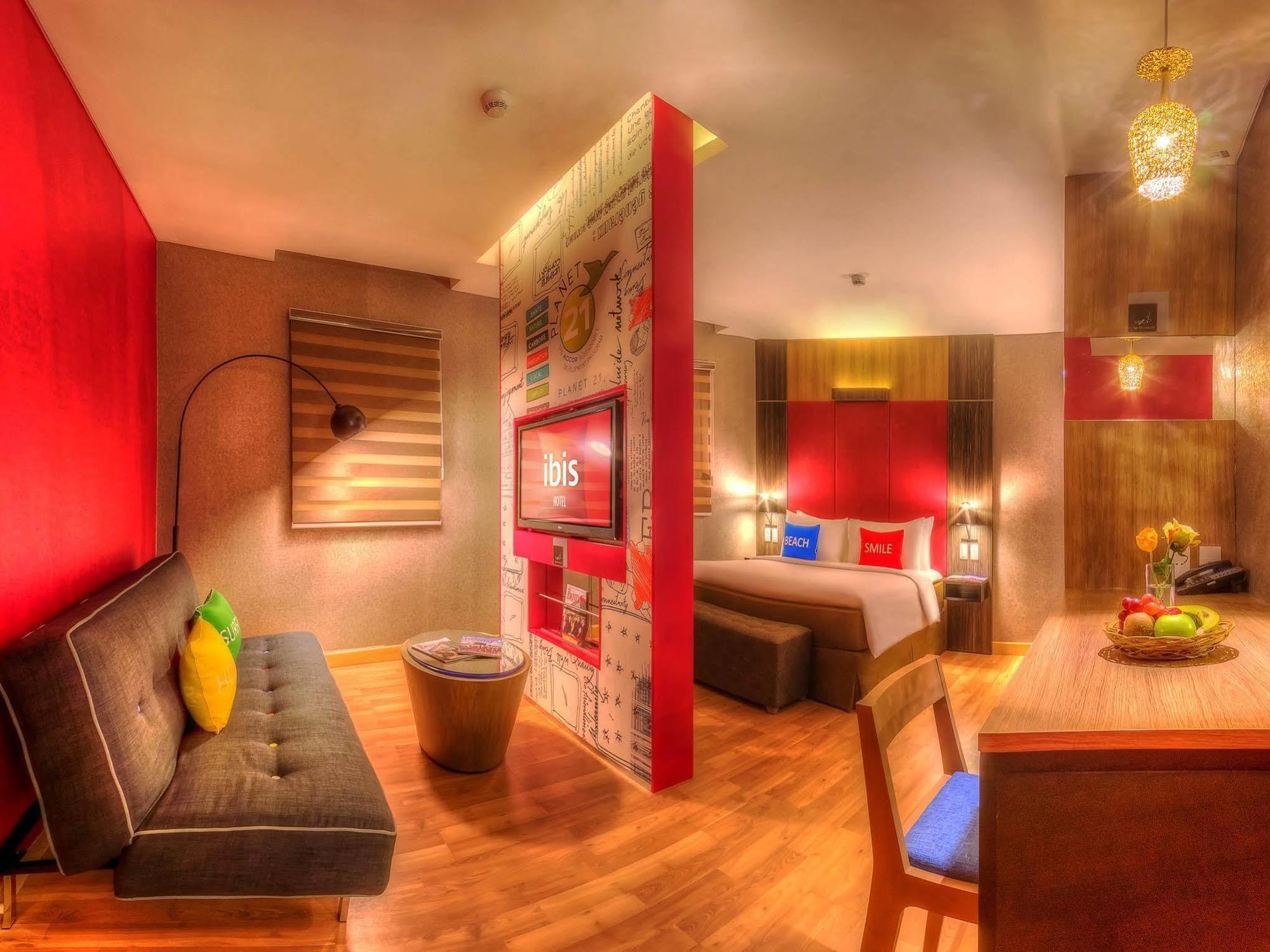 Hotel Ibis Padang Esterno foto