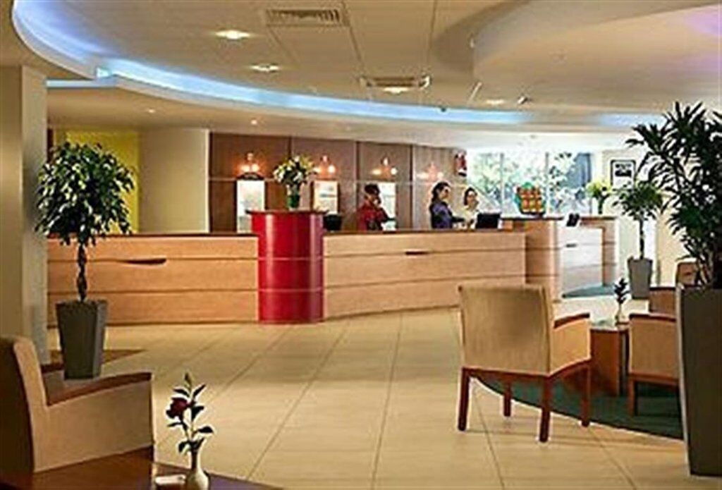 Hotel Ibis Padang Esterno foto